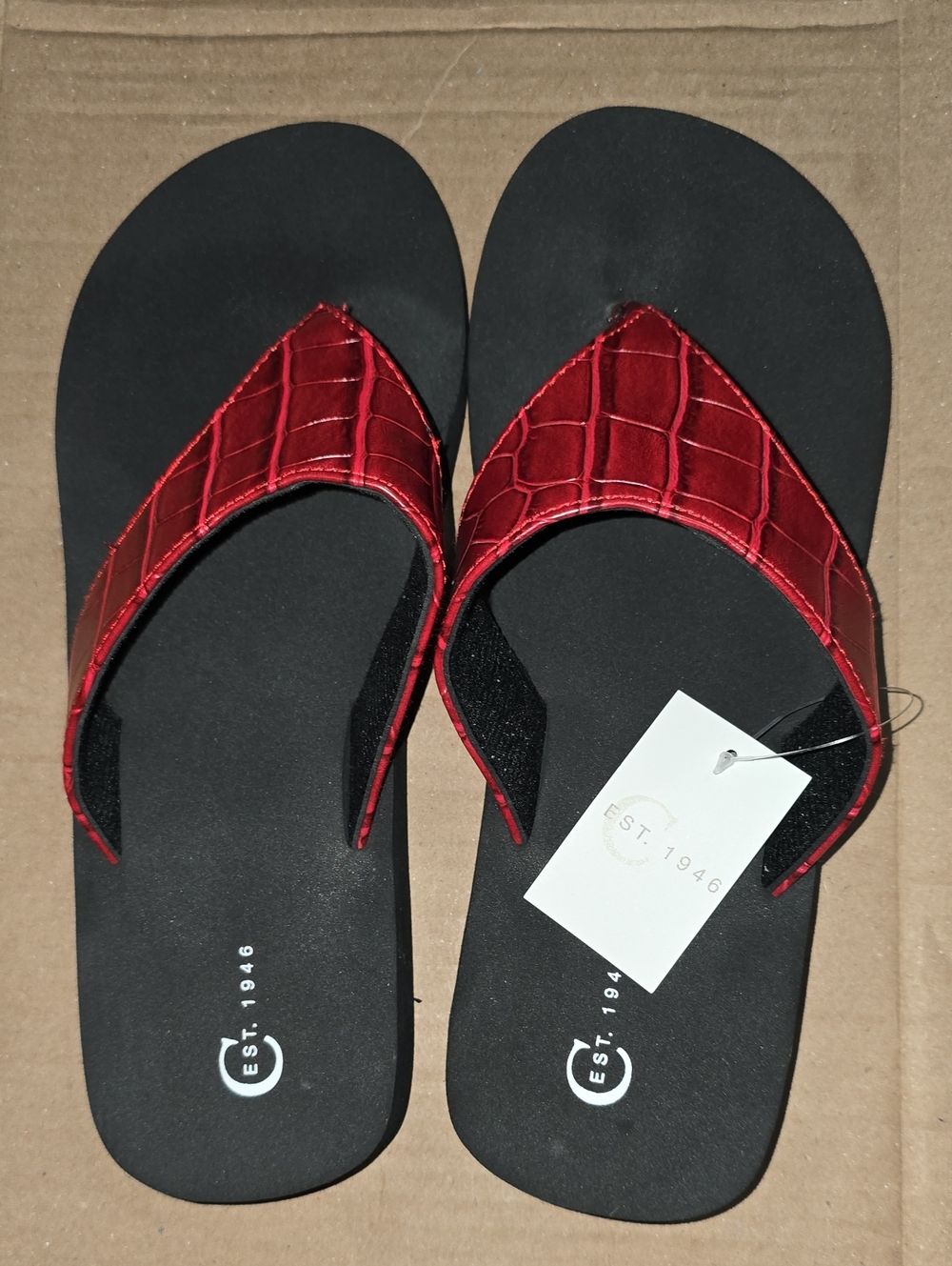 NWT Womens Cato Red Croc-Texture Flip Flop Sandals Size 11